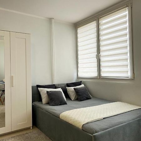 Przytulna Kawalerka Apartamento Varsovia Exterior foto